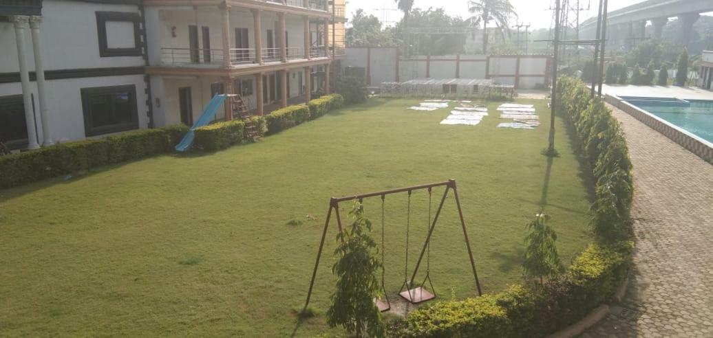 Hotel Aristro Club à Calcutta Extérieur photo