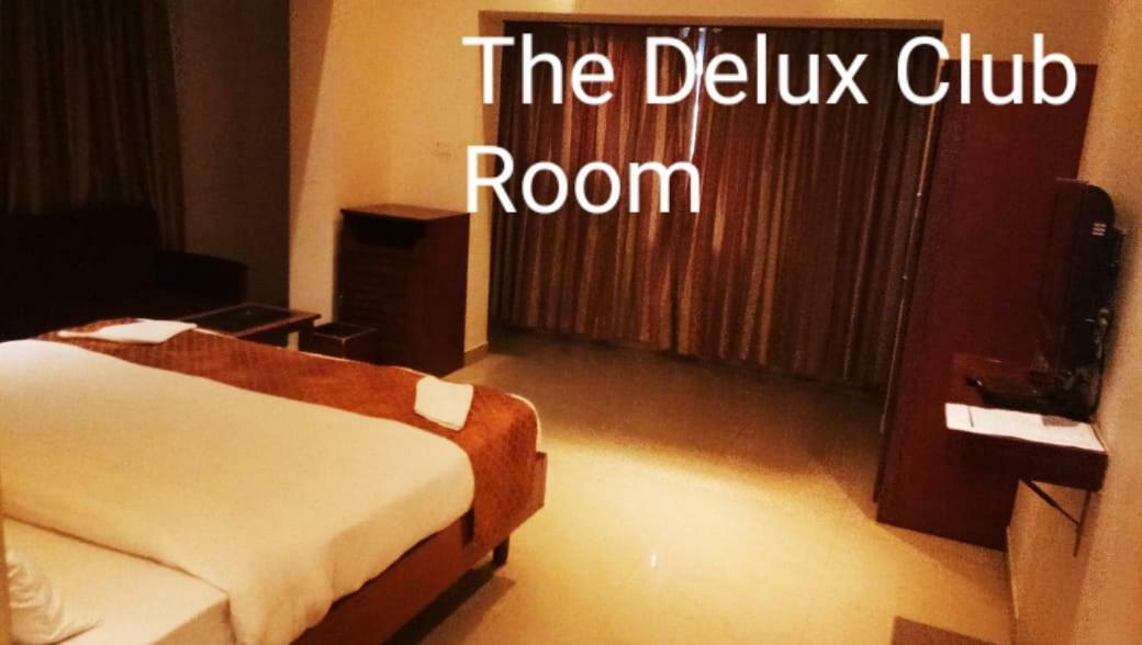 Hotel Aristro Club à Calcutta Extérieur photo