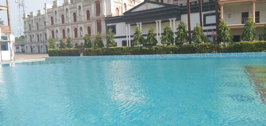 Hotel Aristro Club à Calcutta Extérieur photo