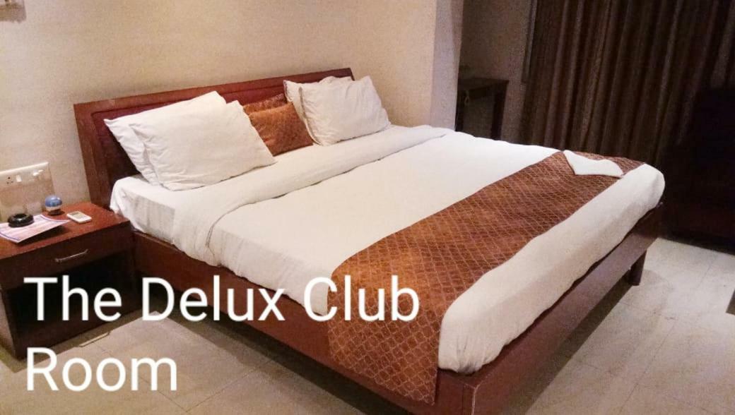 Hotel Aristro Club à Calcutta Extérieur photo
